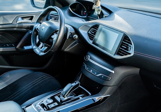 Peugeot 308 cena 62000 przebieg: 135500, rok produkcji 2019 z Krotoszyn małe 379